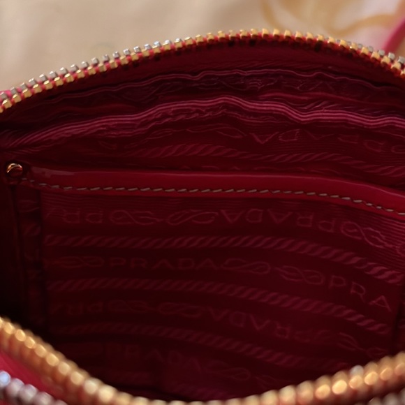 Authentic Prada bag . Like new ! - Picture 4 of 5